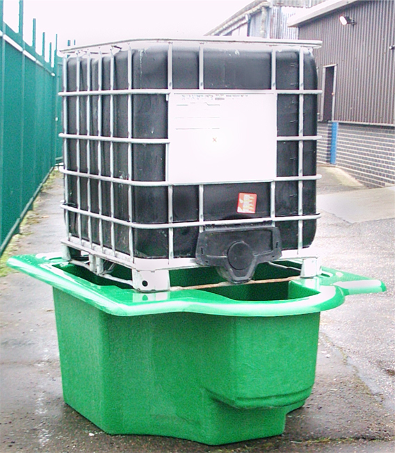 IBC Bund With Bucket Facility