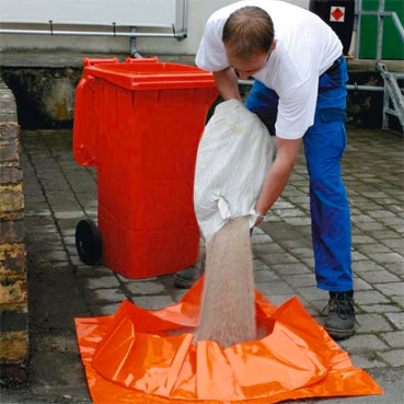 Drain cover of polyethylene with sticker & 3 empty sandbags in rolling container